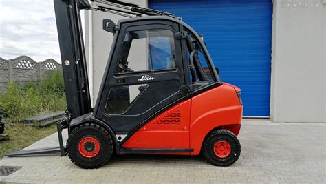 Wózek widłowy Linde H35D podczas przeglądu technicznego
