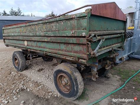 fotografia wyremontowanej przyczepy HL 8011