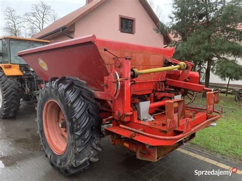 Siewnik do wapna granulowanego w akcji