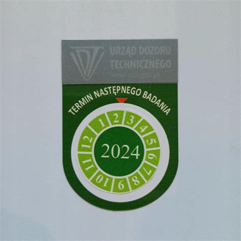 Zdjęcie naklejki z datą badania technicznego opryskiwacza