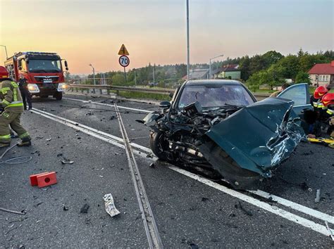 Zdjęcie z miejsca wypadku Forda z ciągnikiem