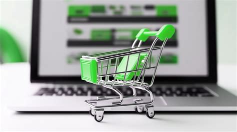 Infografika z poradami dotyczącymi bezpiecznych zakupów online