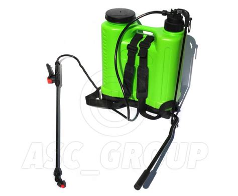 Infographic summarizing the key benefits and features of the Bass Polska 20L backpack sprayer