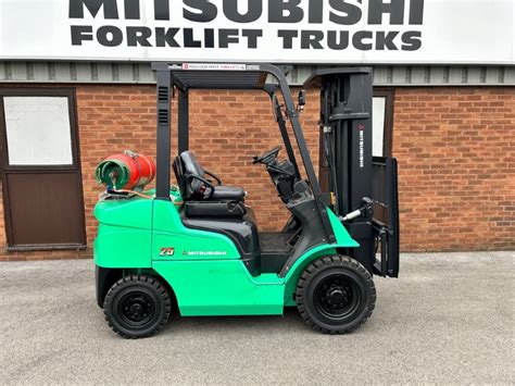 Photo of a Mitsubishi FG25N forklift