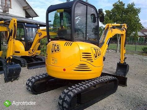 zdjęcie minikoparki JCB 8030 w akcji