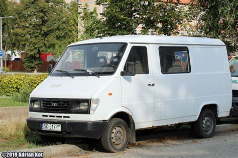Zdjęcie przedstawiające Daewoo Lublin 3 w wersji podwozie z kabiną