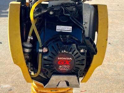 Infografika: Budowa i system ochrony silnika Honda GXR 120 w zagęszczarce Bomag BT 65
