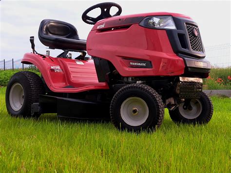Ergonomiczny kokpit traktorka MTD Smart RF 125