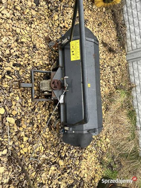 zamiatarka Husqvarna - zbliżenie na szczotkę (zdjęcie, detale)