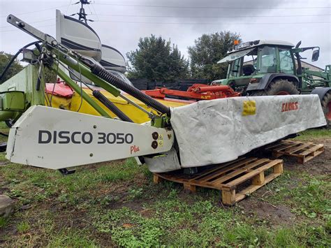 zdjęcie kosiarki rotacyjnej Claas w akcji