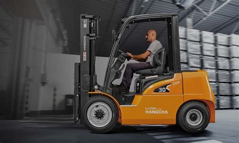 Thematic photo of a Hangcha forklift in a warehouse setting