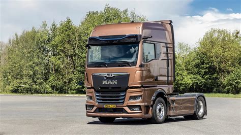 Infographic or collage of various MAN tipper trucks (TGX, TGL, FE)
