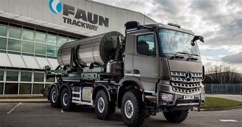 Zdjęcie przedstawiające Mercedesa-Benz Arocs z systemem MirrorCam