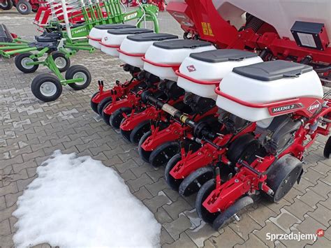 Siewnik Polonez Duplo - widok na mechanizm wysiewu ziarna i nawozu