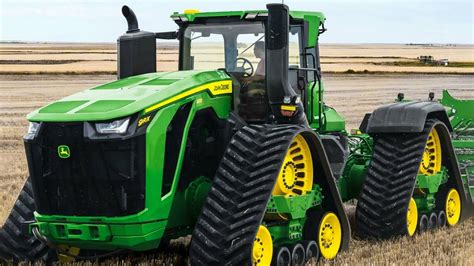 Zdjęcie ciągnika John Deere 9570RT z podpisem: Najmocniejszy ciągnik w Polsce (2014-2016)