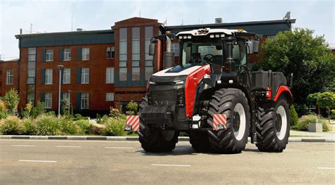 Photo of the Rostselmash 3580 prototype tractor