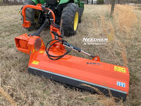 Diagram illustrating the difference between front-mounted and rear-mounted flail mowers