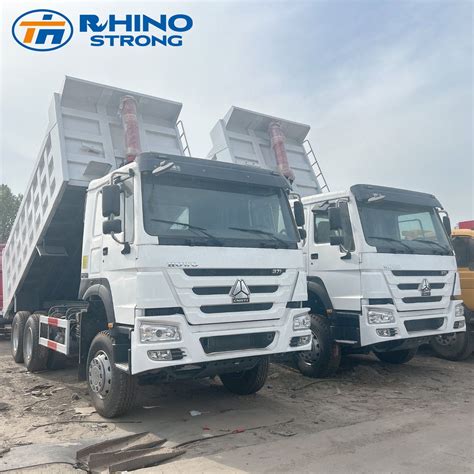 Photo of a used 3.5-ton dump truck from a popular brand