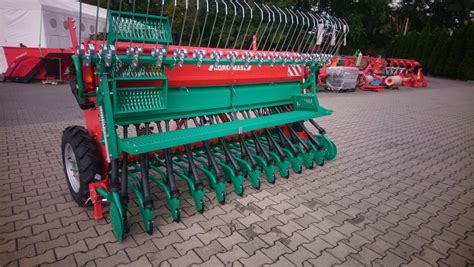 Siewnik Agro-Masz SR300, widok z tyłu z elementami roboczymi