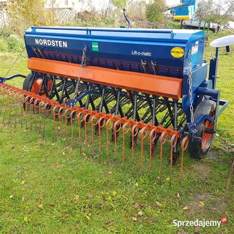 Siewnik Nordsten Lift-o-matic z zębami zagarniającymi