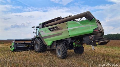 Kombajn Deutz-Fahr C6025 TS w akcji na polu