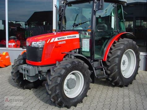 Widok ogólny ciągnika Massey Ferguson 3625 w akcji