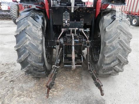 Wnętrze kabiny operatora ciągnika Massey Ferguson 3625