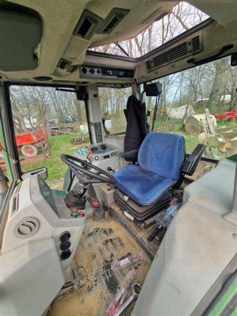 Wnętrze kabiny ciągnika Fendt Favorit 515C