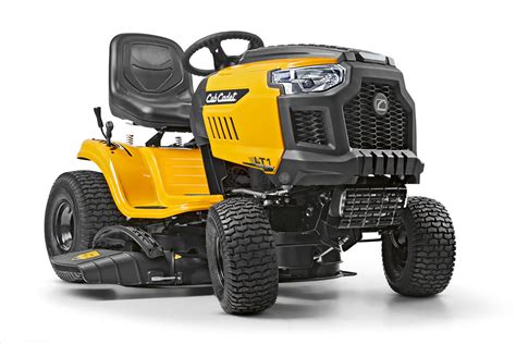 zdjęcie traktorka ogrodowego Cub Cadet LT1 NS92 z wyrzutem bocznym