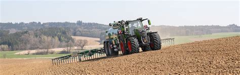 Zdjęcie ciągnika Fendt 818 Vario w pracy