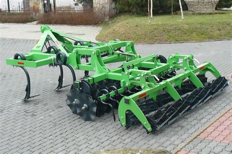 Agregat uprawowy ścierniskowy z elementami roboczymi