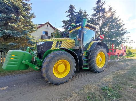 fotografia silnika John Deere o mocy 108,5 KM