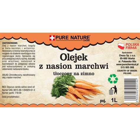 Zbliżenie na płytkę wysiewającą z komorami dopasowanymi do nasion marchwi