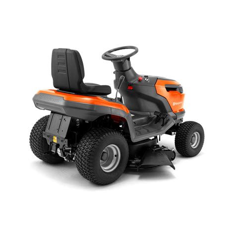 Traktor ogrodowy Husqvarna TS 38 w akcji na trawniku