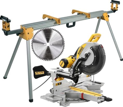 Solidna ukośnica DeWalt DWS780 w środowisku budowlanym, gotowa do pracy.