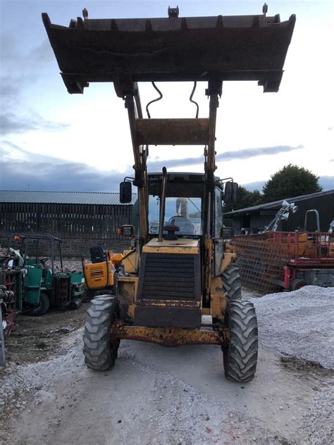 Thematic photo of Komatsu FAI 266d backhoe loader