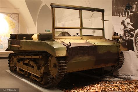 Ciągnik artyleryjski C2P w muzeum