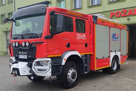 Wóz strażacki na podwoziu Volvo FMX w akcji
