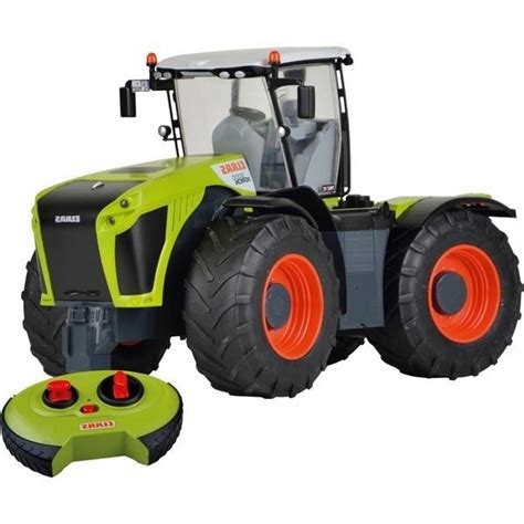 zdjęcie zdalnie sterowanego ciągnika Claas Xerion RC 5000 na oponach z bieżnikiem