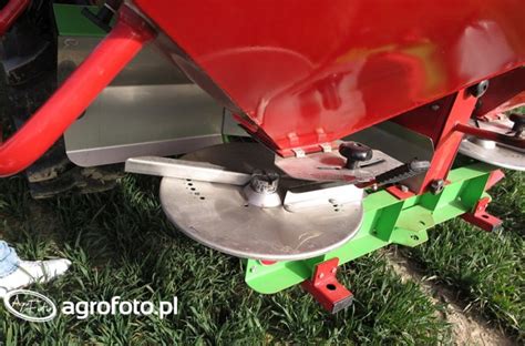 zdjęcie szczegółowe mieszadła w rozsiewaczu nawozu