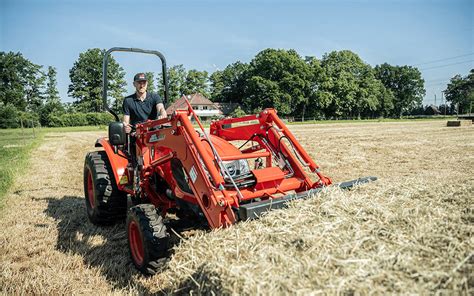 Schemat ciągnika KIOTI serii CK z zaznaczonymi osiami portalowymi i wysokim prześwitem