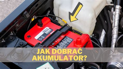Infografika przedstawiająca oznaczenia na etykiecie akumulatora (napięcie, pojemność, prąd rozruchowy, biegunowość)