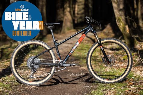 Zdjęcie profilowe roweru górskiego Marin Bobcat Trail 5 w terenie