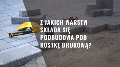 zdjęcie pracownika obsługującego zagęszczarkę na placu budowy przy układaniu kostki brukowej