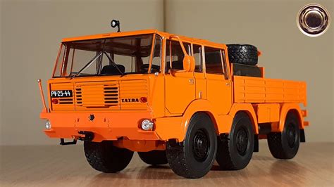 Zdjęcie ciężarówki Tatra 813 w wojskowej konfiguracji lub jako ciągnik balastowy