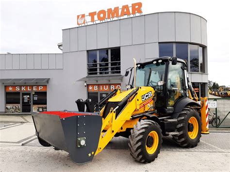 Różnorodne typy osprzętu do ładowarki JCB