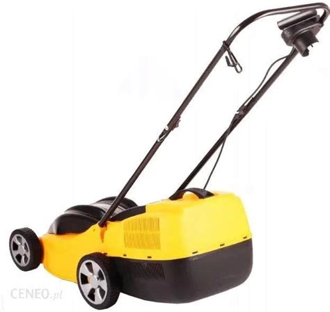 zdjęcie kosiarki elektrycznej Riwall REM 3310i w akcji