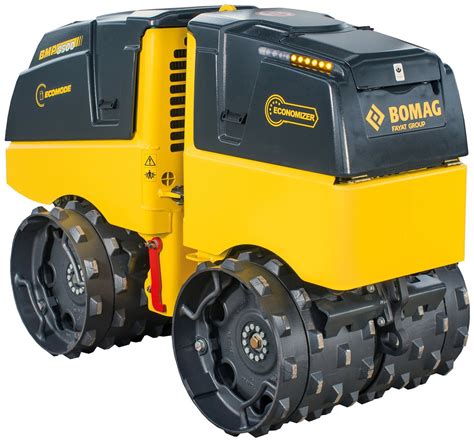 Walec okołkowany Bomag BMP 8500 w trudnym terenie