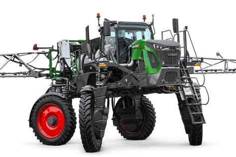 Zdjęcie opryskiwacza Fendt Rogator 900 pracującego w polu z widocznym dużym prześwitem.