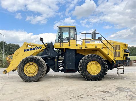 Komatsu WA 600-6 pracuje w kamieniołomie